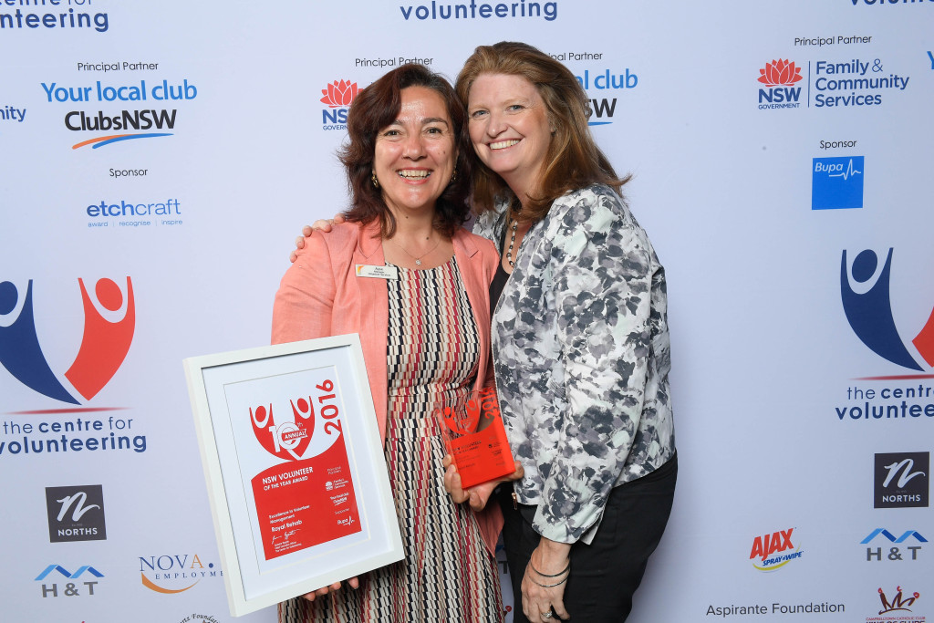 Ayse Dalkic and Delia Gray from Royal Rehab, 2016 Excellence in Volunteer Management winner